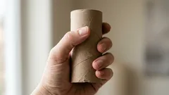 Tulet hämmästymään siitä, kuinka pieni pahvinen holkki voi muuttaa kylpyhuoneen tuoksun täysin – ilman turhaa vaivannäköä